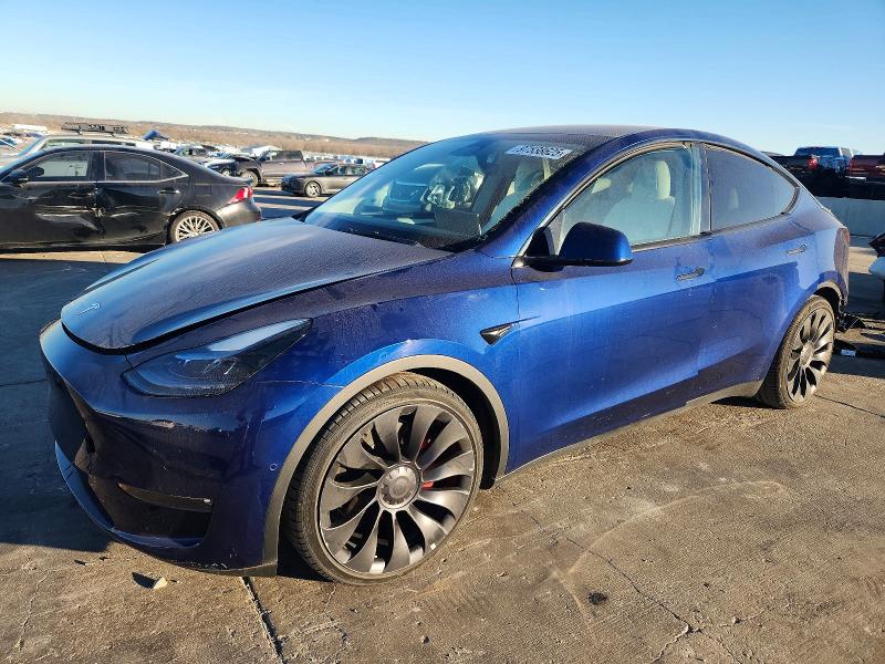 2022 TESLA MODEL Y — VIN 7SAYGDEF2NF544112