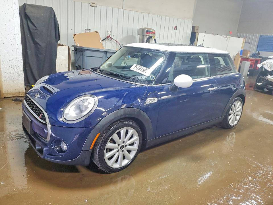 2018 MINI COOPER — VIN WMWXP7C52J2A48017