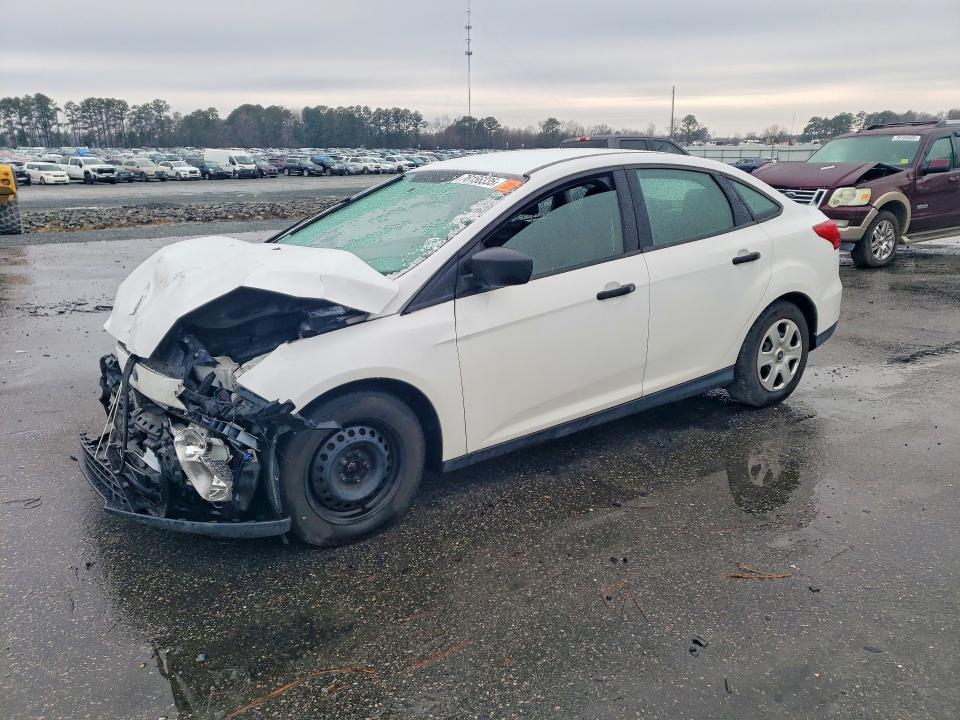 2017 FORD FOCUS — VIN 1FADP3E26HL224284