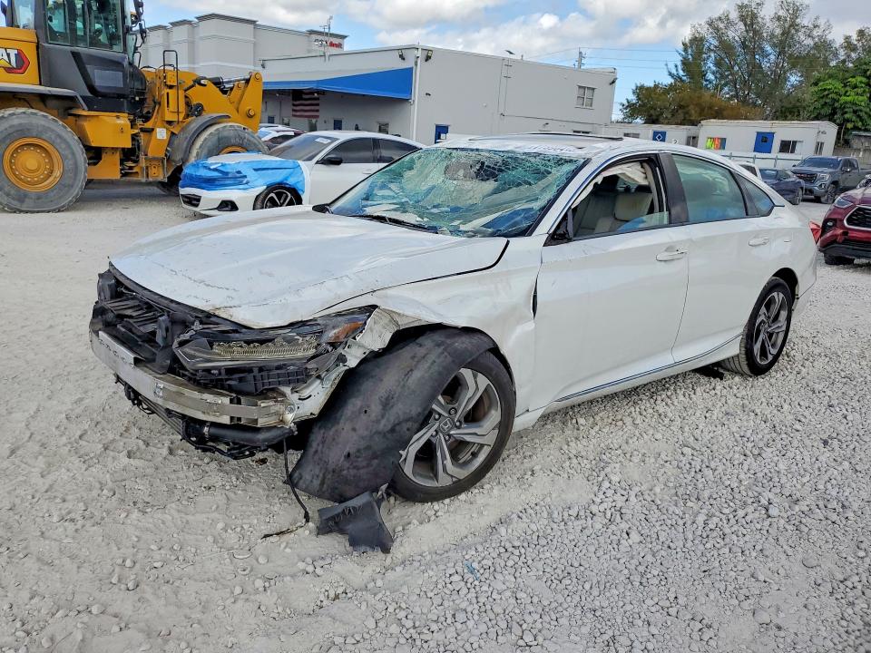 2018 HONDA ACCORD — VIN 1HGCV2F61JA003802
