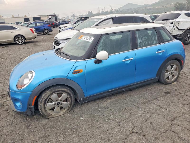 2018 MINI COOPER — VIN WMWXU1C56J2F92932