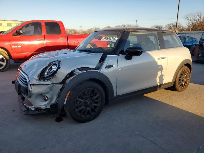 2021 MINI COOPER — VIN WMWXR3C00M2N92556