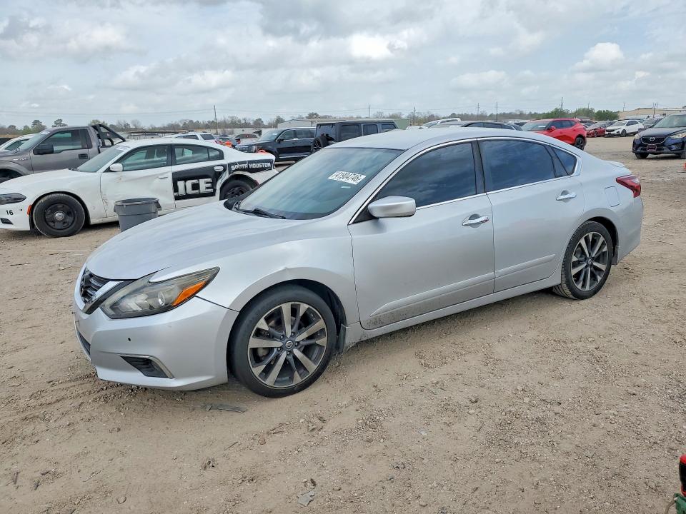 2017 NISSAN ALTIMA — VIN 1N4AL3AP7HN317593