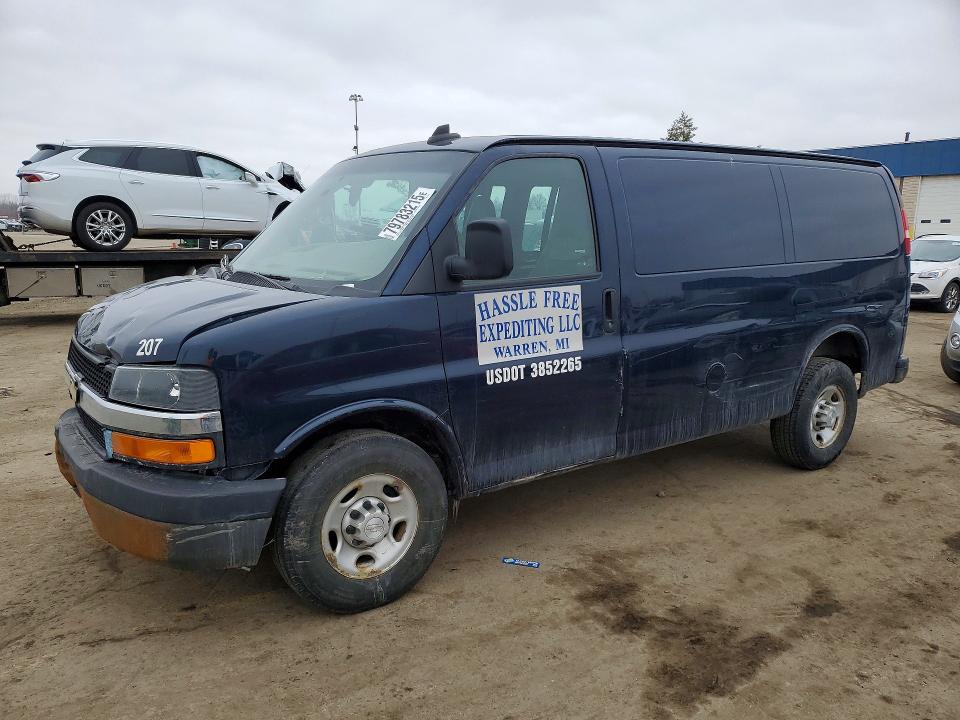 2018 CHEVROLET EXPRESS G2500 — VIN 1GCWGAFG0J1336369