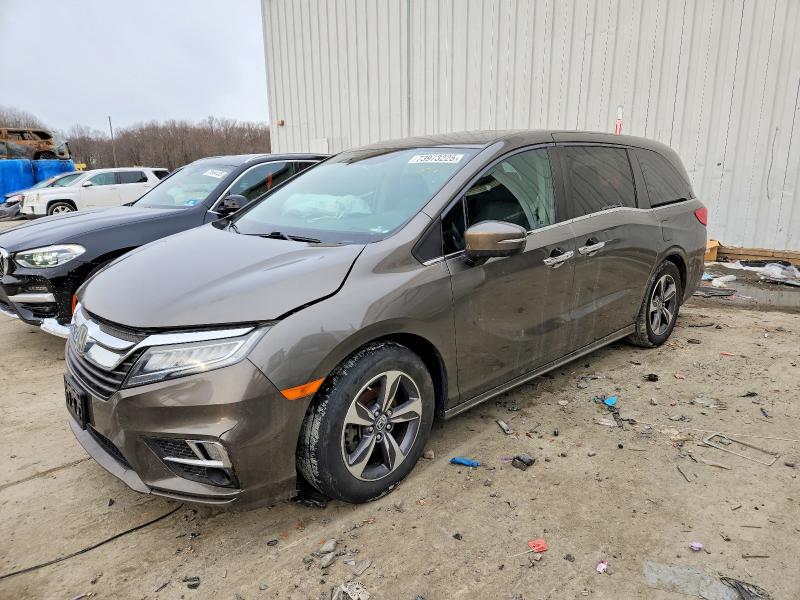 2018 HONDA ODYSSEY TO — VIN 5FNRL6H87JB009695