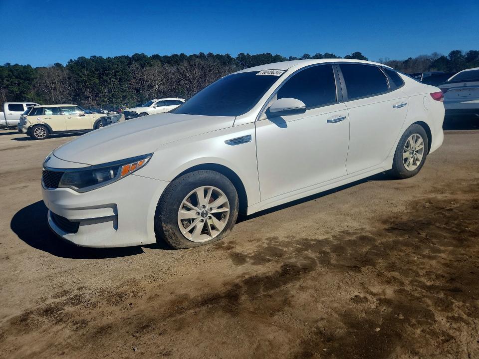 2018 KIA OPTIMA — VIN 5XXGT4L34JG184815