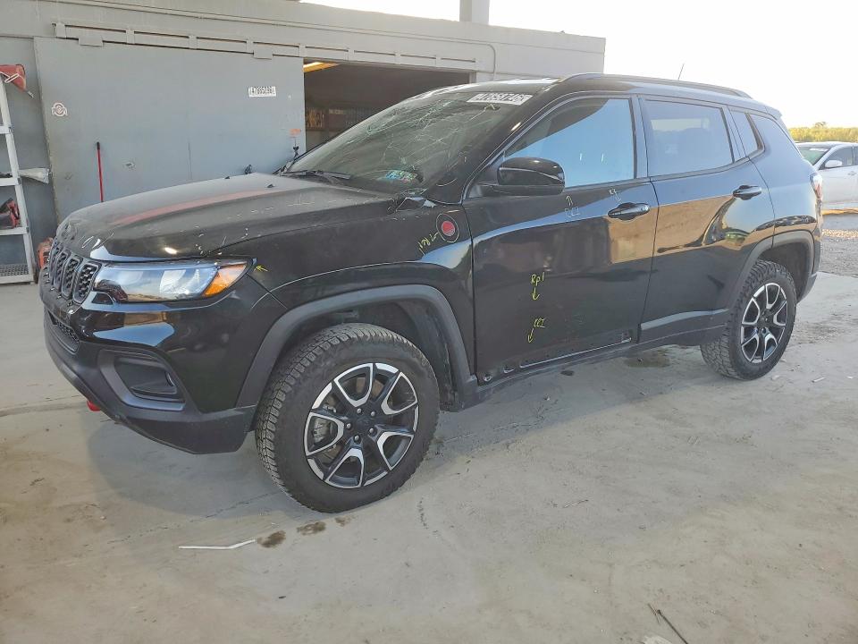 2024 JEEP COMPASS — VIN 3C4NJDDN1RT137089