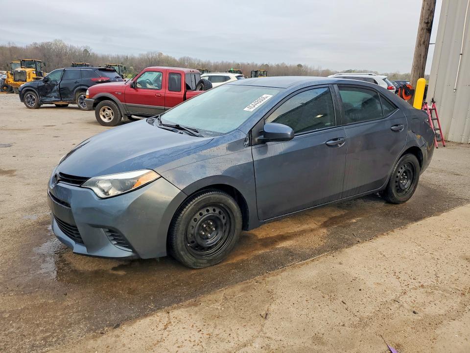 2015 TOYOTA COROLLA — VIN 5YFBURHE0FP363852