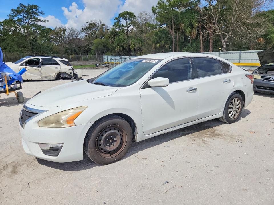 2015 NISSAN ALTIMA — VIN 1N4AL3AP3FN330841