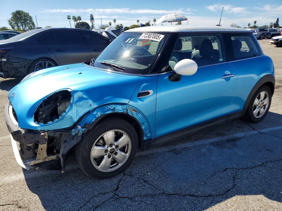 2017 MINI COOPER — VIN WMWXP5C38H2F61284