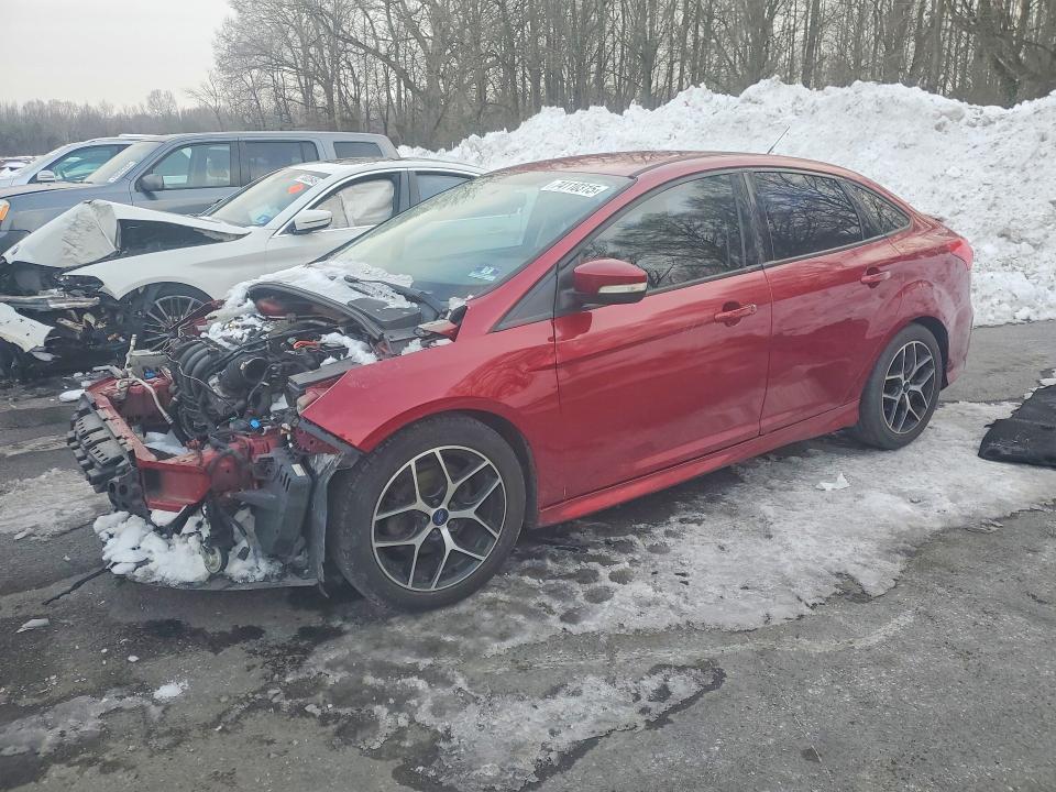 2015 FORD FOCUS — VIN 1FADP3F2XFL251046