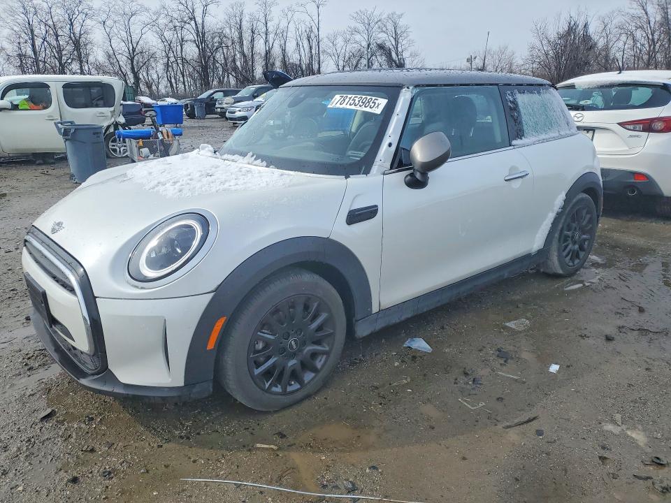 2024 MINI COOPER — VIN WMW33DH04R2U32704