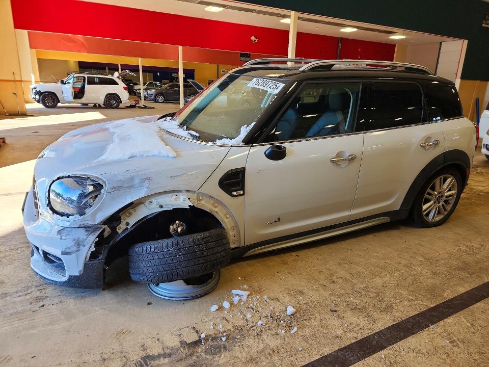 2018 MINI COOPER — VIN WMZYV5C3XJ3E03929