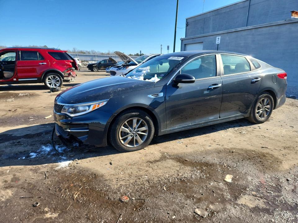 2016 KIA OPTIMA — VIN 5XXGT4L11GG032210