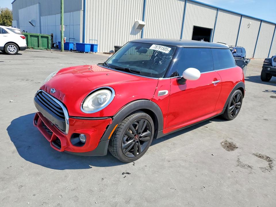 2018 MINI COOPER — VIN WMWXP5C58J2G61716