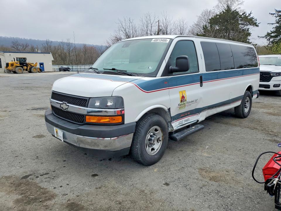 2019 CHEVROLET EXPRESS G3500 — VIN 1GAZGPFG7K1271045