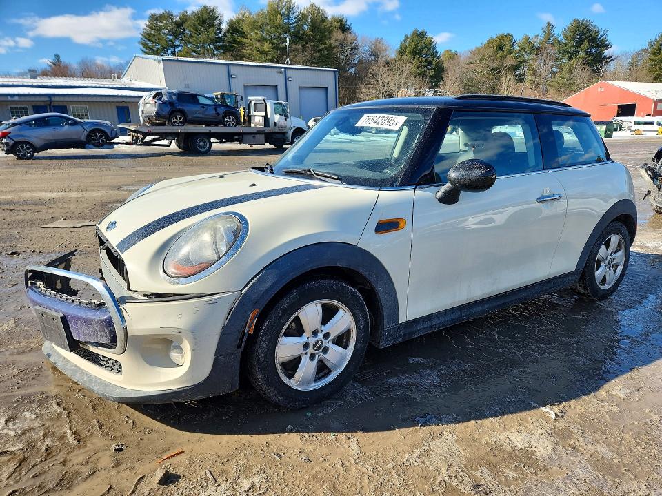 2015 MINI COOPER — VIN WMWXM5C57F3A58265
