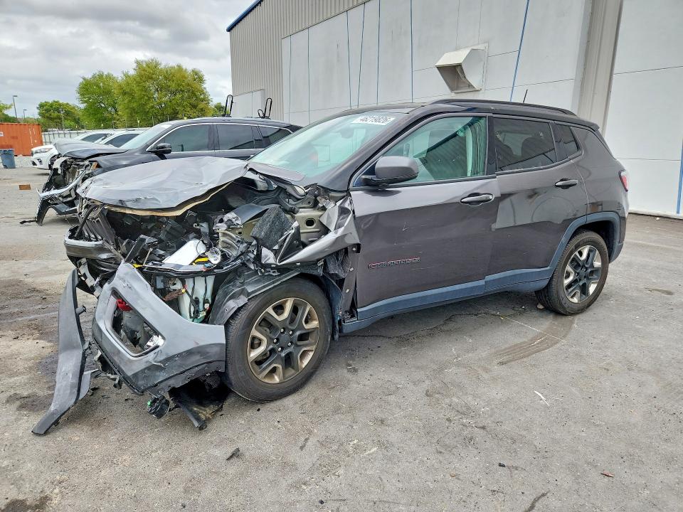 2018 JEEP COMPASS — VIN 3C4NJDDB9JT130627