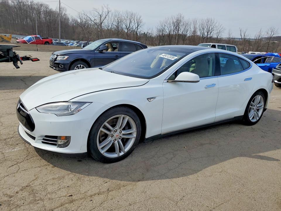 2015 TESLA MODEL S — VIN 5YJSA1E22FF104814