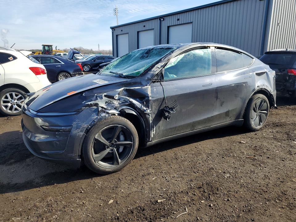 2026 TESLA MODEL Y — VIN 7SAYGDEEXTA593351