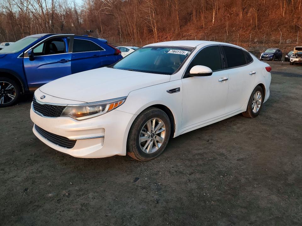 2016 KIA OPTIMA — VIN KNAGT4L38G5098028