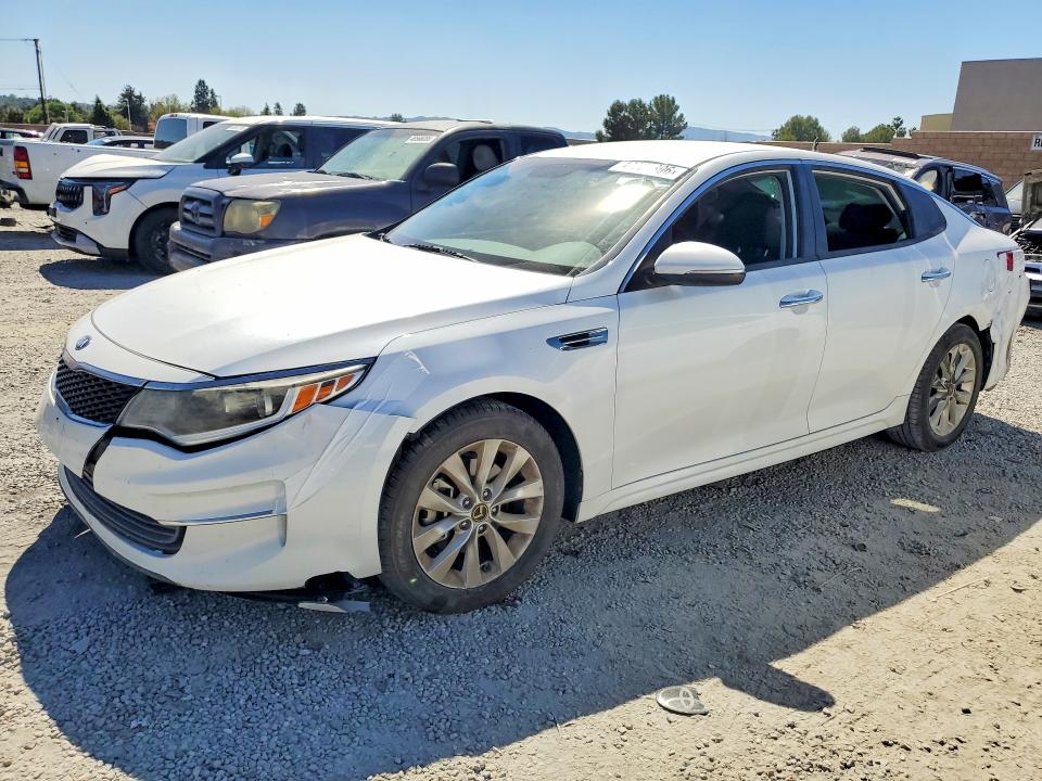 2018 KIA OPTIMA — VIN 5XXGT4L38JG260763