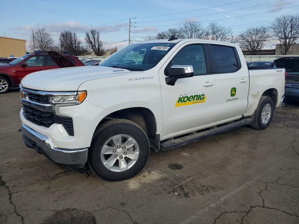 2024 CHEVROLET SILVERADO — VIN 1GCUDDE8XRZ298318
