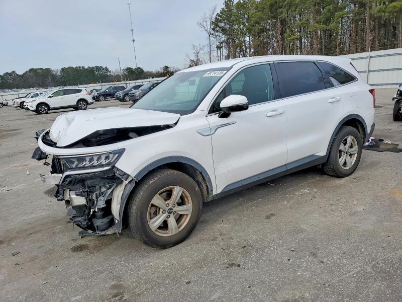 2022 KIA SORENTO LX — VIN 5XYRGDLC3NG090536