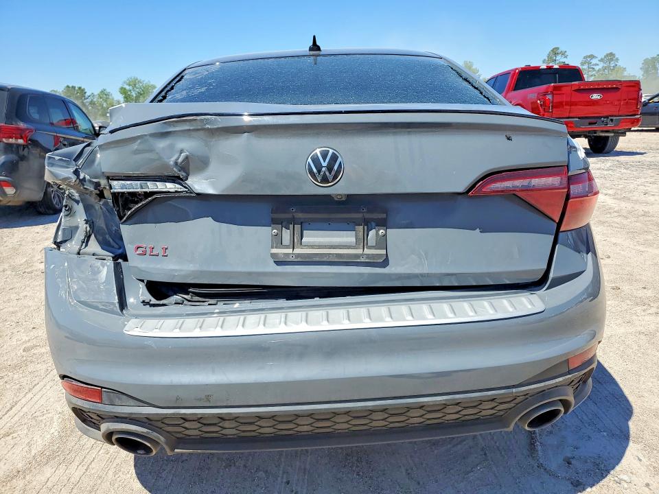 3VW2T7BU5NM003325