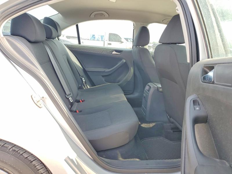 3VW167AJ8GM295842