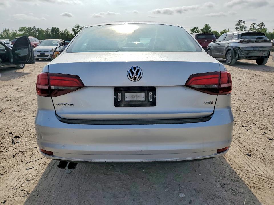 3VW167AJ8GM295842