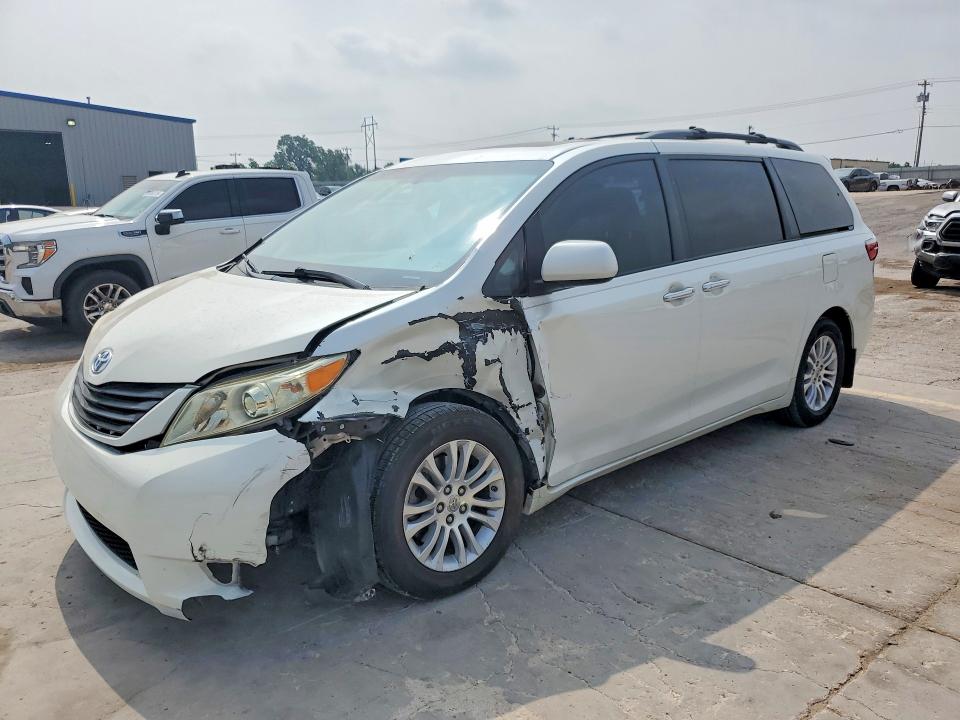 2015 TOYOTA SIENNA — VIN 5TDYK3DC7FS635709