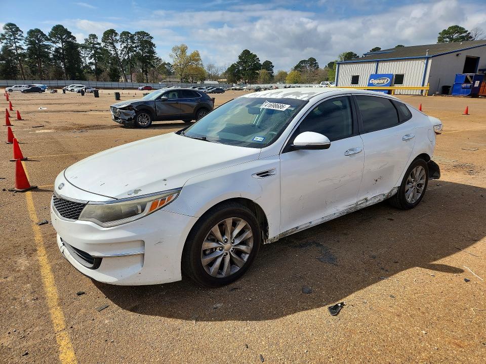2016 KIA OPTIMA — VIN 5XXGT4L38GG004888