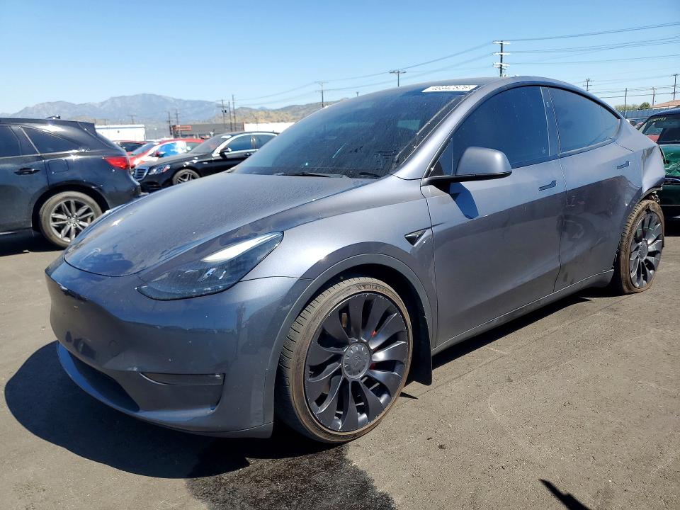 2023 TESLA MODEL Y — VIN 7SAYGDEFXPF832883