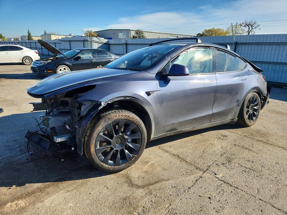 2023 TESLA MODEL Y — VIN 7SAYGDEE3PA022984