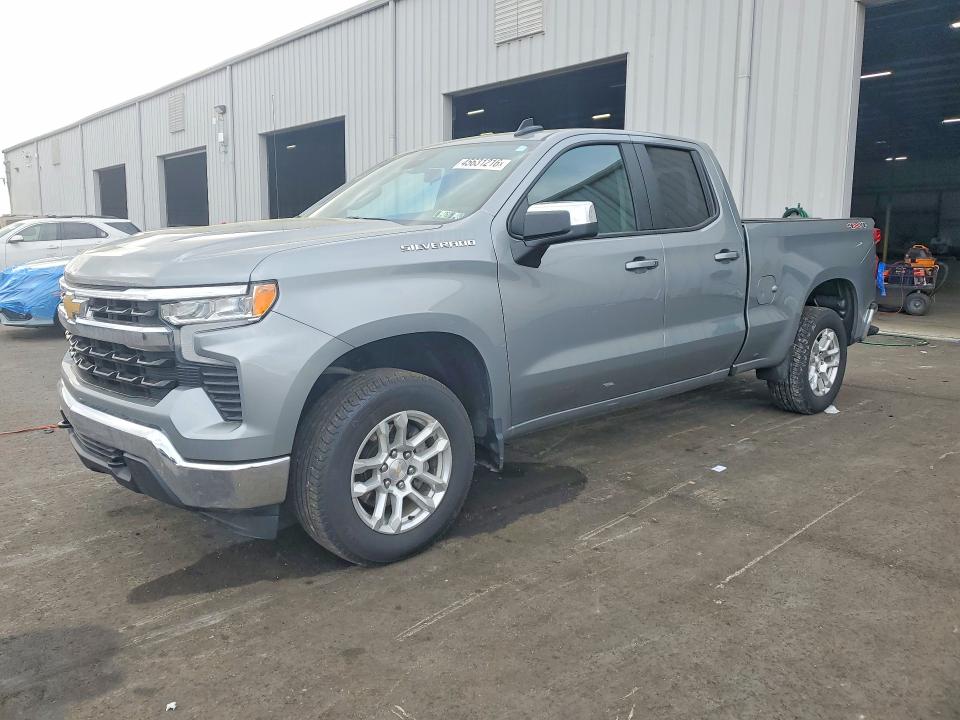 2024 CHEVROLET SILVERADO — VIN 1GCRDKEK1RZ225716