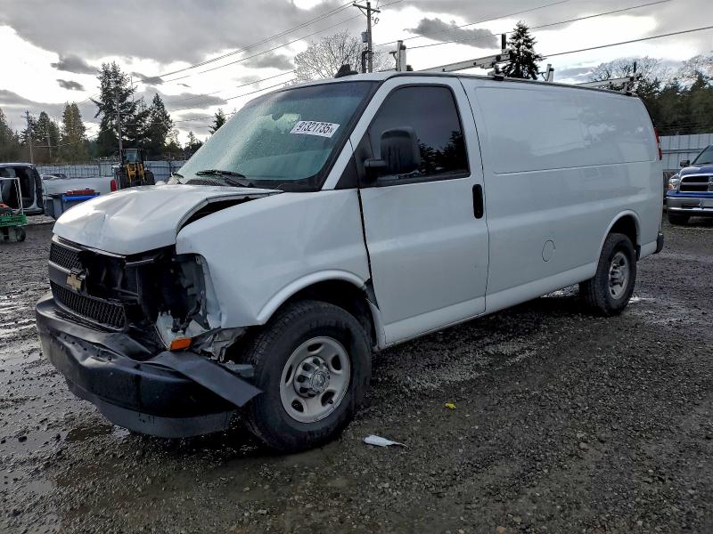2017 CHEVROLET EXPRESS G3500 — VIN 1GCZGGFG9H1130834