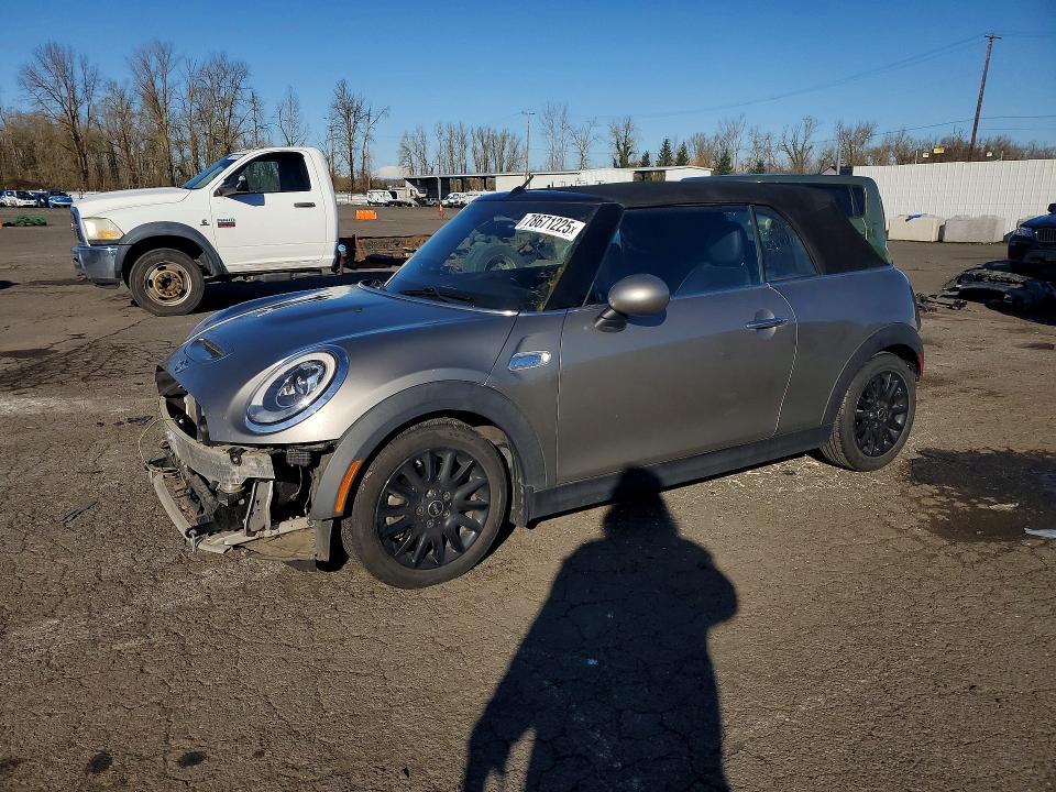 2016 MINI COOPER — VIN WMWWG9C54G3A92532