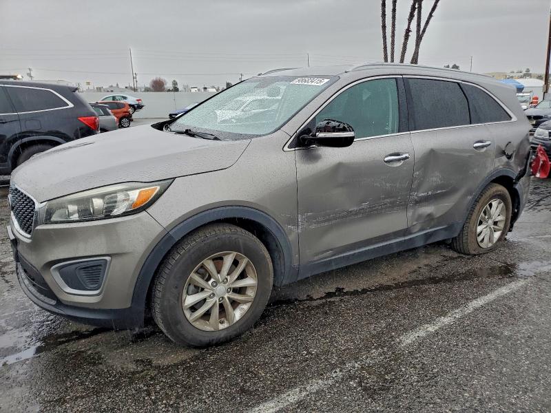 2017 KIA SORENTO LX — VIN 5XYPG4A32HG295974