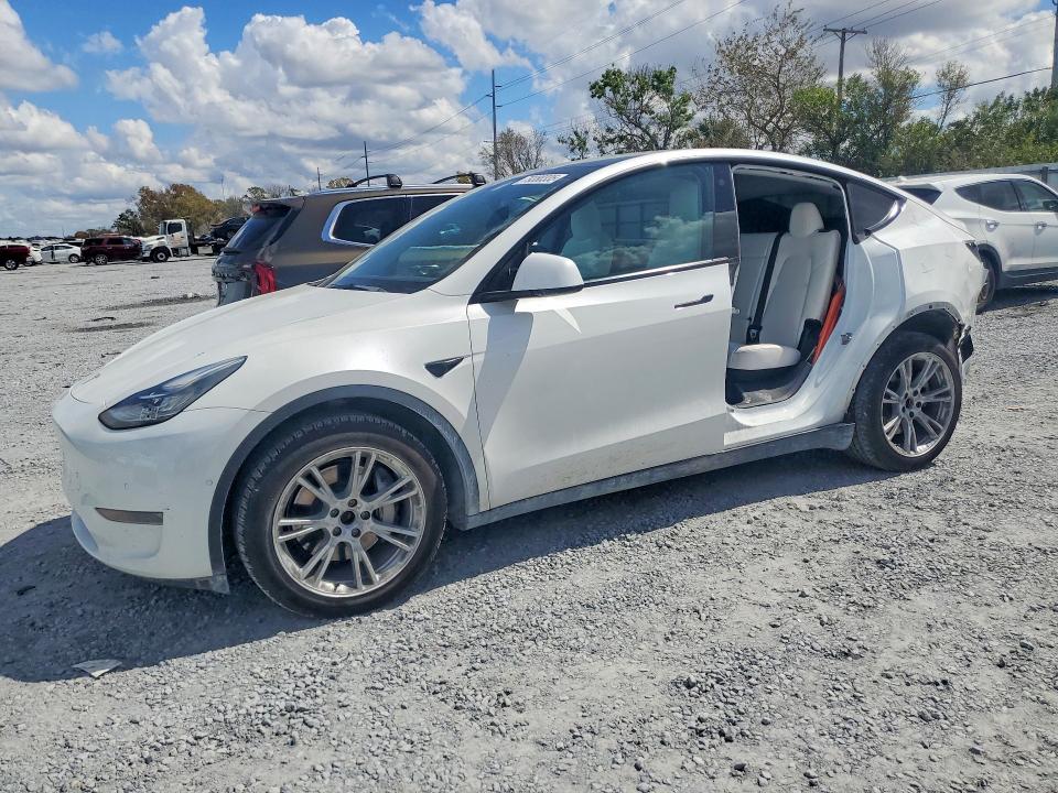 2021 TESLA MODEL Y — VIN 5YJYGDEE5MF283559