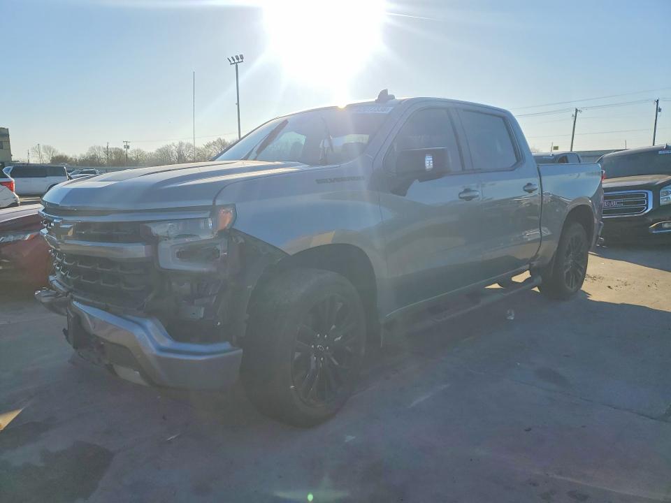 2024 CHEVROLET SILVERADO — VIN 1GCUDEEL1RZ305702