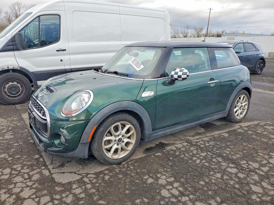 2016 MINI COOPER — VIN WMWXP7C50G3B33196