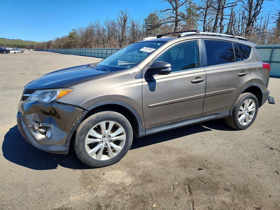 2015 TOYOTA RAV4 — VIN JTMDFREV9FD151686