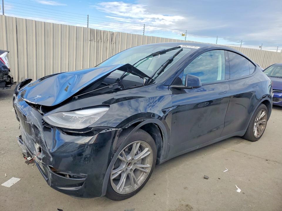 2023 TESLA MODEL Y — VIN 7SAYGDED0PF959415