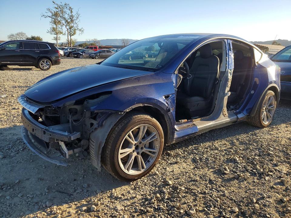 2022 TESLA MODEL Y — VIN 7SAYGAEE2NF553480
