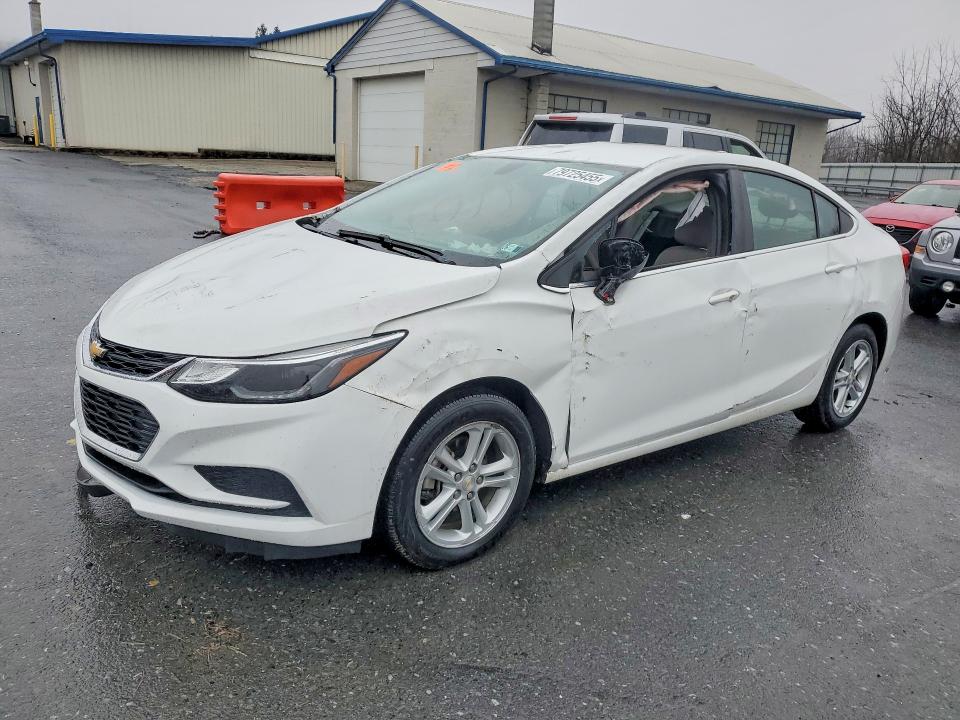 2017 CHEVROLET CRUZE — VIN 3G1BE5SM2HS561935
