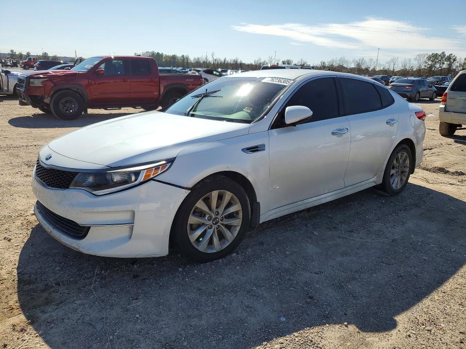 2018 KIA OPTIMA — VIN 5XXGT4L3XJG268430