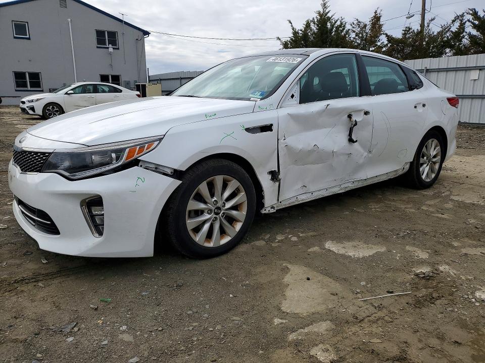 2018 KIA OPTIMA — VIN 5XXGU4L37JG206979