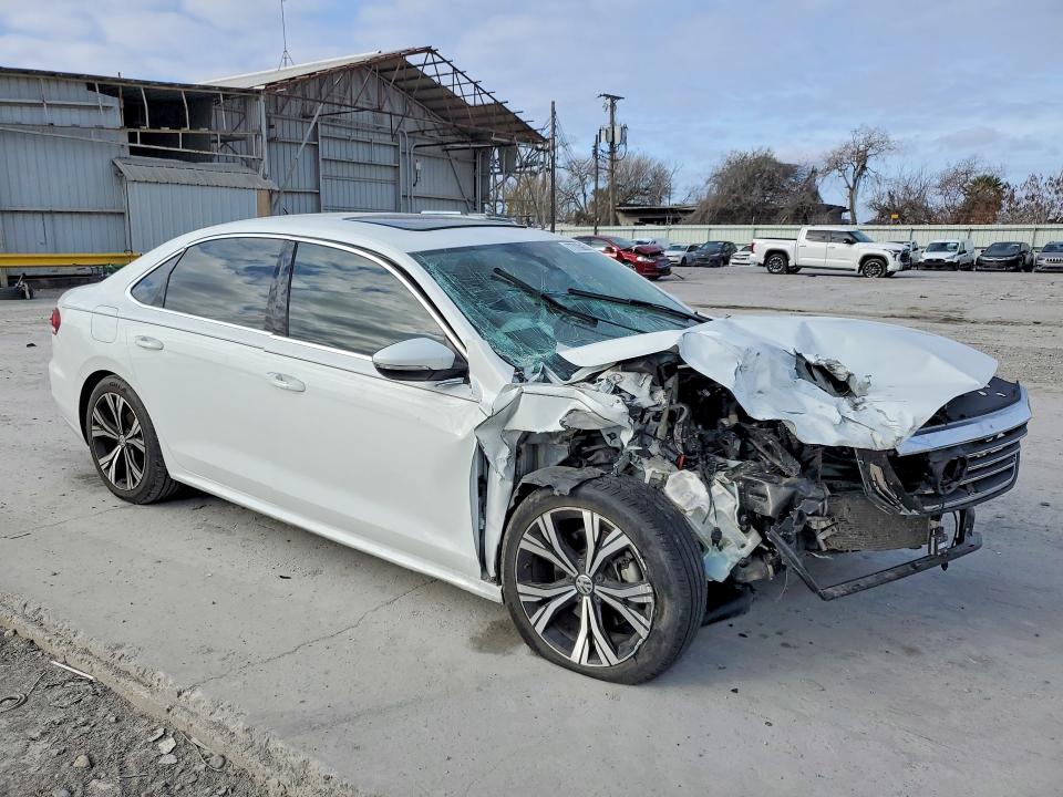 1VWSA7A3XMC018000