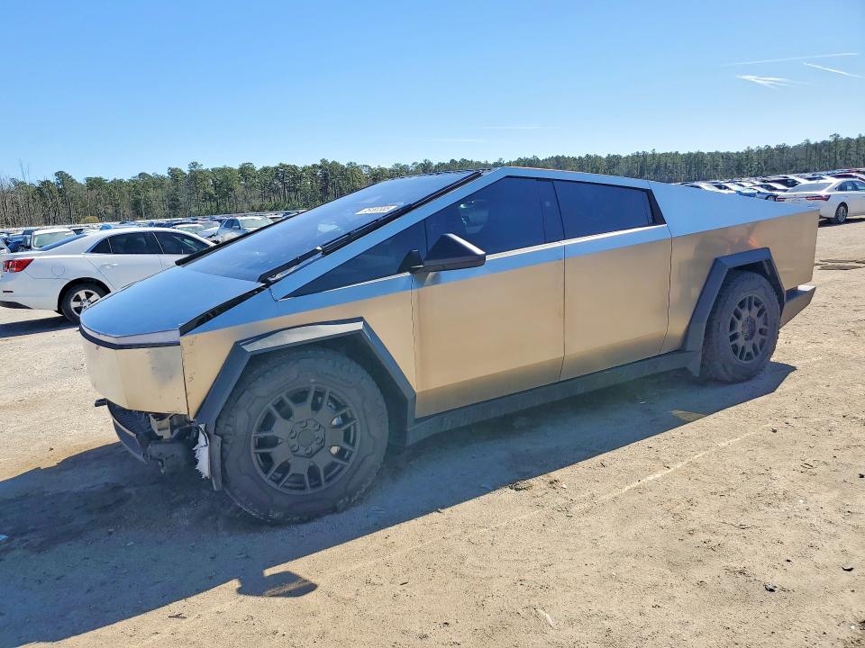 2024 TESLA CYBERTRUCK — VIN 7G2CEHEE3RA000259